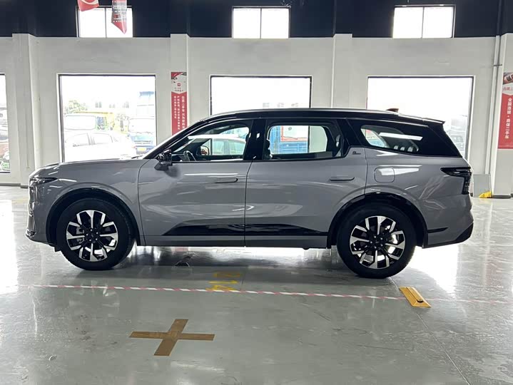Ford Edge 2025 2025款 锐界L 2.0T EcoBoost E混动四驱七座至尊型