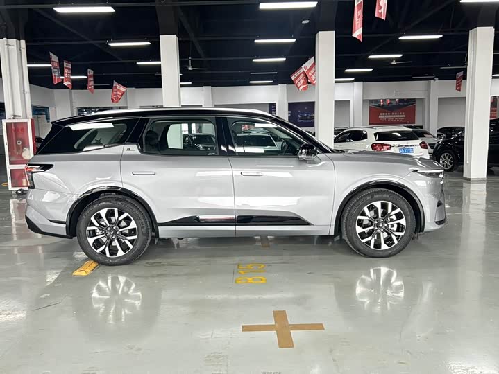 Ford Edge 2025 2025款 锐界L 2.0T EcoBoost E混动四驱七座至尊型