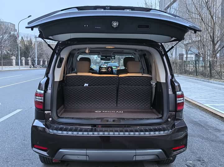 Nissan Armada 2023 2023款 ARMADA 5.6L 无敌舰队旗舰版