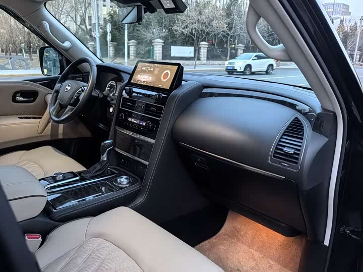 Nissan Armada 2023 2023款 ARMADA 5.6L 无敌舰队旗舰版