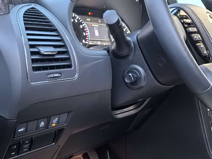 Nissan Armada 2023 2023款 ARMADA 5.6L 无敌舰队旗舰版