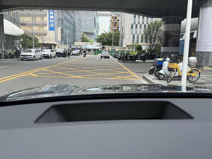 BYD Tang L 2025 2025款 DM 175KM无人机玩家版