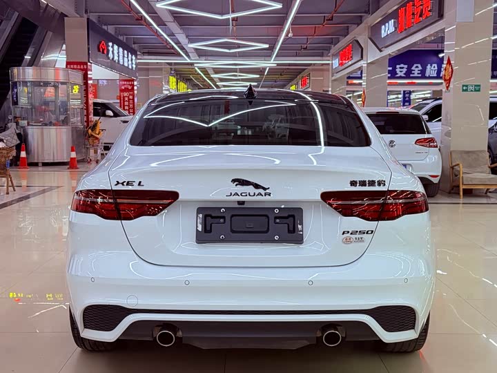 Jaguar XE L 2024 2024款 2.0T 250PS R-DYNAMIC S进取运动版