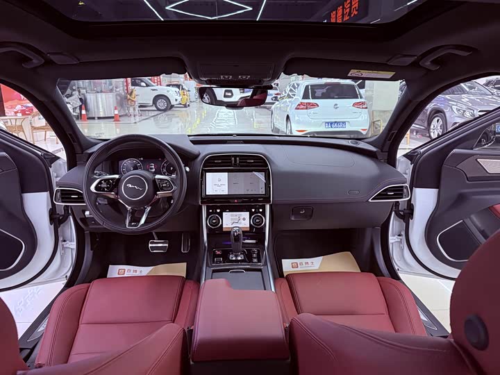 Jaguar XE L 2024 2024款 2.0T 250PS R-DYNAMIC S进取运动版