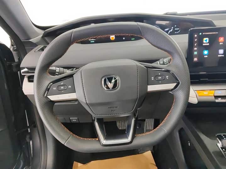 Changan UNI-V Hybrid 2024 2024款 蓝鲸智电iDD 136km 智尊型