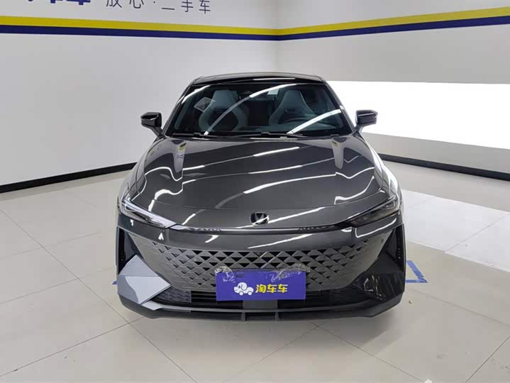 Changan UNI-V Hybrid 2024 2024款 蓝鲸智电iDD 136km 智尊型