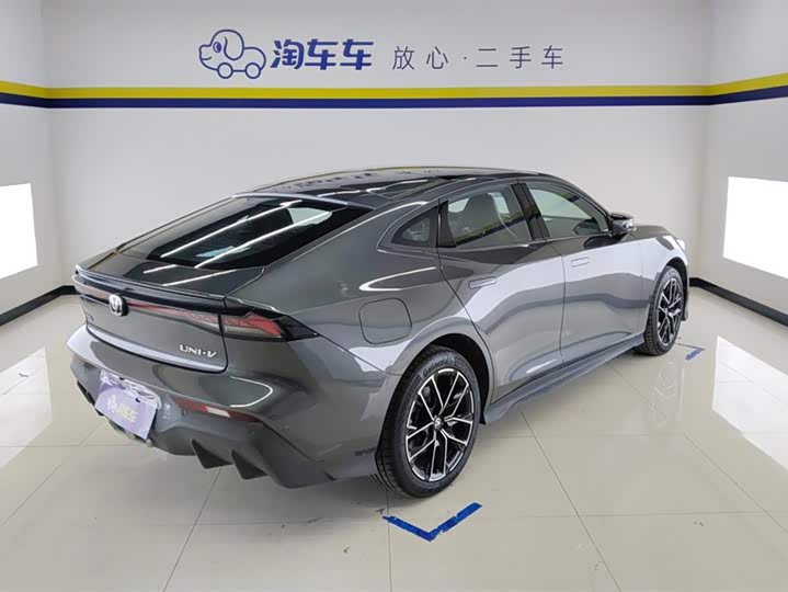 Changan UNI-V Hybrid 2024 2024款 蓝鲸智电iDD 136km 智尊型