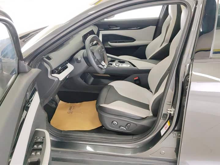 Changan UNI-V Hybrid 2024 2024款 蓝鲸智电iDD 136km 智尊型