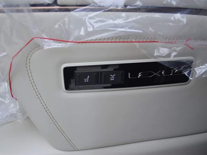 Lexus LM 2023 2023款 500h 六座尊崇版