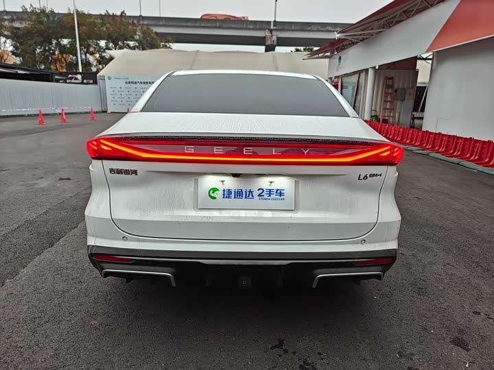 Geely Galaxy L6 2025 2025款 EM-i 140km 探索+版