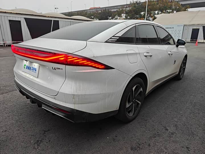 Geely Galaxy L6 2025 2025款 EM-i 140km 探索+版