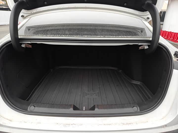 Geely Galaxy L6 2025 2025款 EM-i 140km 探索+版