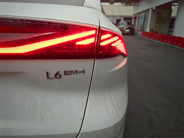 Geely Galaxy L6 2025 2025款 EM-i 140km 探索+版