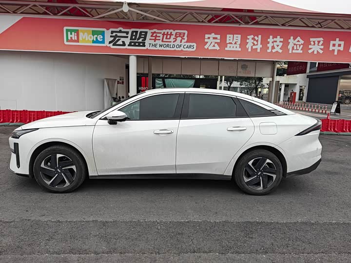 Geely Galaxy L6 2025 2025款 EM-i 140km 探索+版