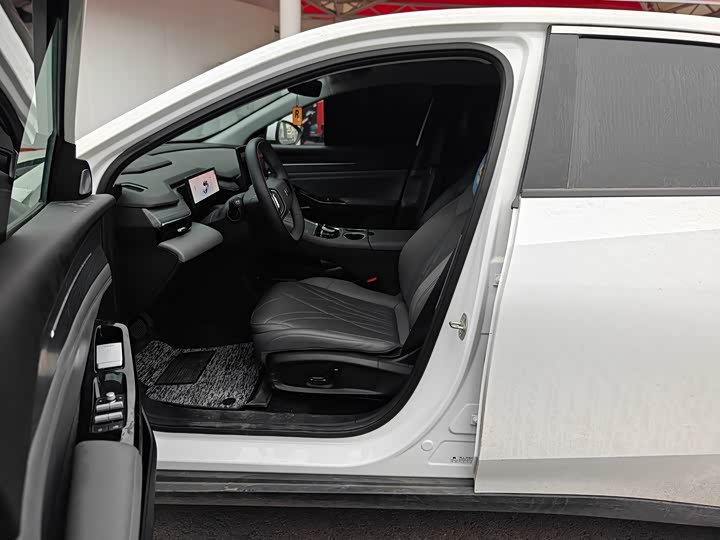 Geely Galaxy L6 2025 2025款 EM-i 140km 探索+版