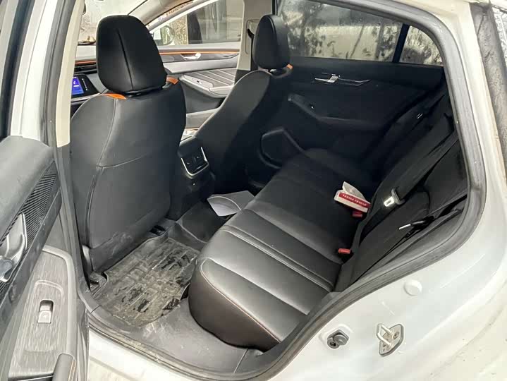 Dongfeng Aeolus Yixuan Max 2023 2023款 1.5T 超炫潮爸版