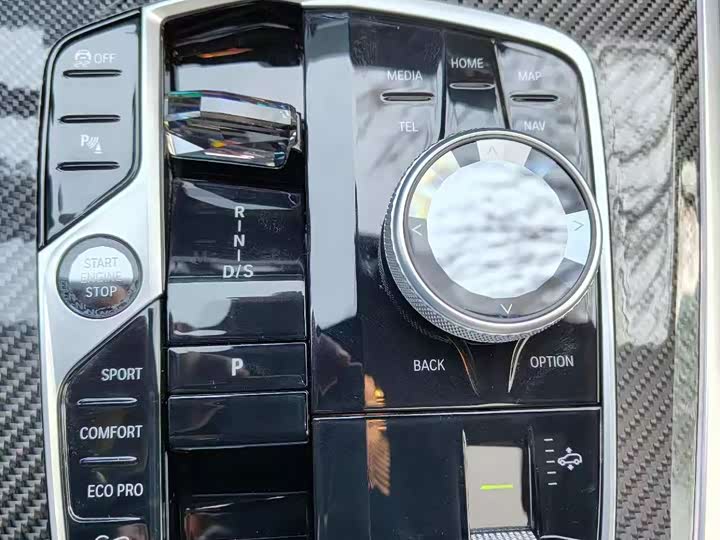 BMW X5 2024 2024款 xDrive 40Li 尊享型黑焰限量版