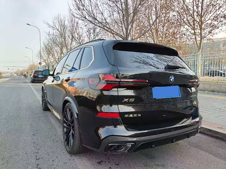BMW X5 2024 2024款 xDrive 40Li 尊享型黑焰限量版