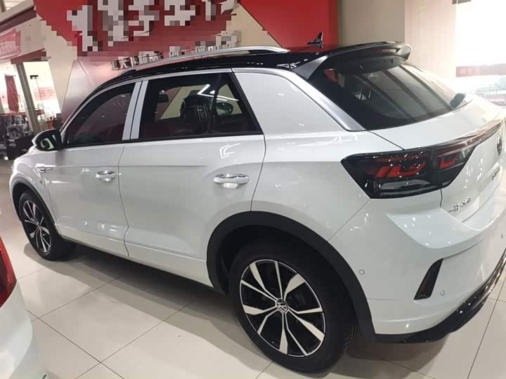Volkswagen T-Roc 2025 2025款 改款二 300TSI DSG两驱星光版