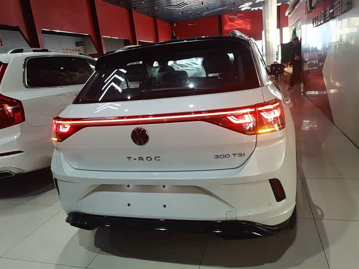 Volkswagen T-Roc 2025 2025款 改款二 300TSI DSG两驱星光版