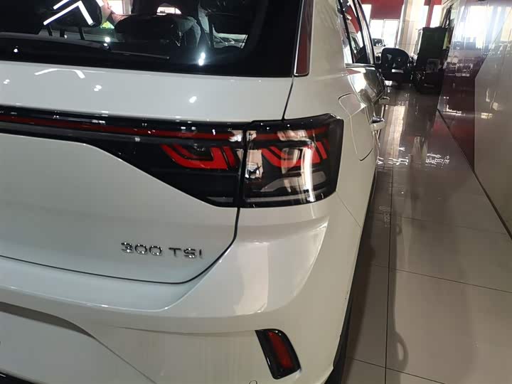 Volkswagen T-Roc 2025 2025款 改款二 300TSI DSG两驱星光版