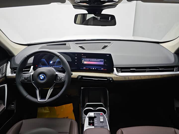 BMW iX1 2023 2023款 xDrive30L X设计套装