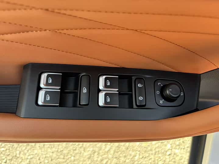 Geely Okavango L 2024 2024款 2.0T DCT旗舰型