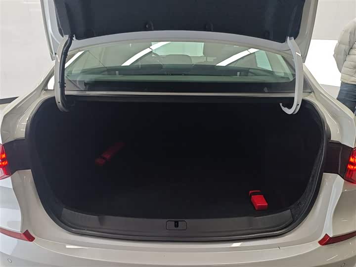 Chevrolet Monza 2024 2024款 1.5L 双离合悦享版