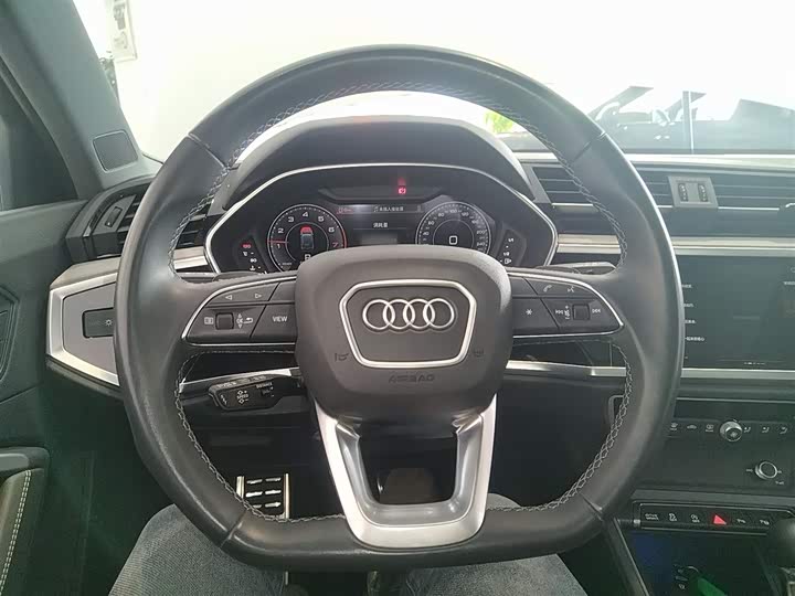 Audi Q3 2024 2024款 40 TFSI 时尚动感型