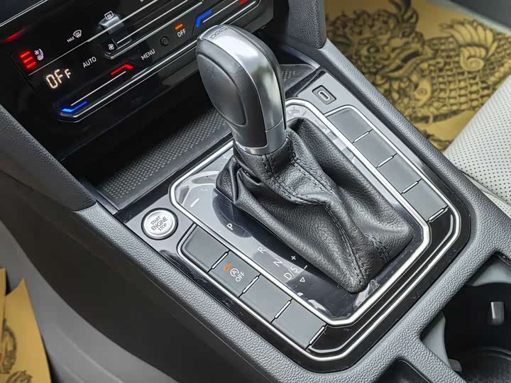 Volkswagen Magotan 2025 2025款 众享款 330TSI DSG豪华型