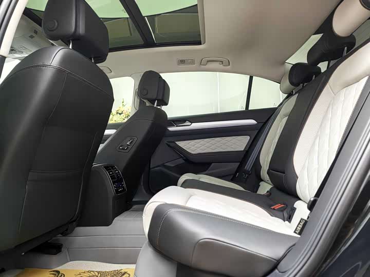 Volkswagen Magotan 2025 2025款 众享款 330TSI DSG豪华型