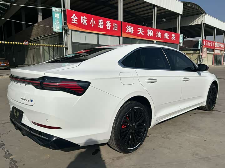 Geely Preface L 2024 2024款 油混 1.5TD 天宫版