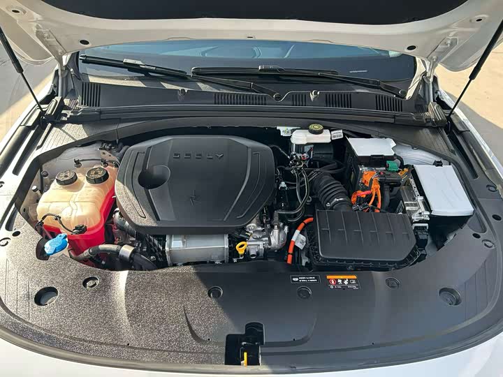 Geely Preface L 2024 2024款 油混 1.5TD 天宫版