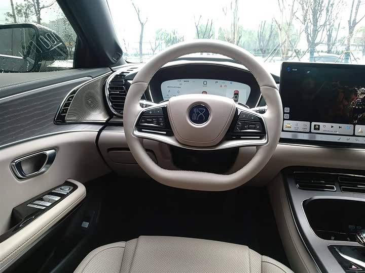 BYD Han 2025 2025款 DM-i 智驾版 125KM激光雷达旗舰型