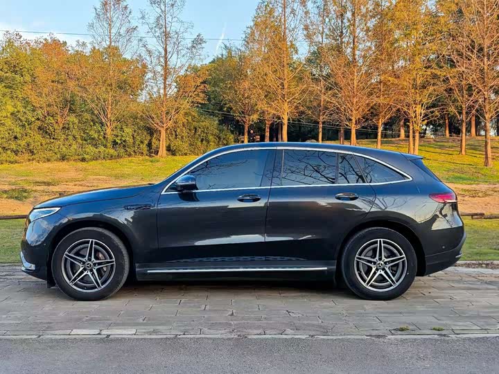 2022 Mercedes-Benz EQC
