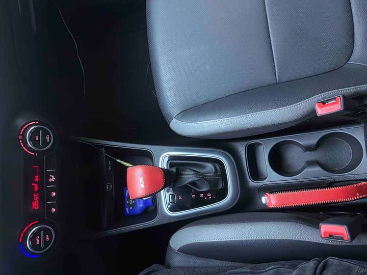 Kia KX1 2021 2021款 1.4L CVT趣享天窗款