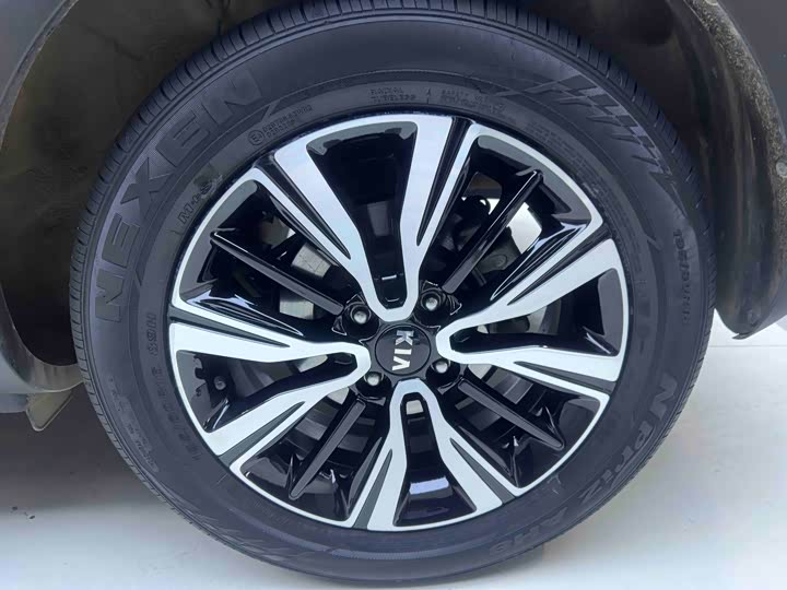 Kia KX1 2021 2021款 1.4L CVT趣享天窗款