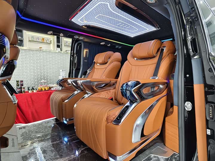 Mercedes-Benz Vito 2024 2024款 2.0T 商务版 7座