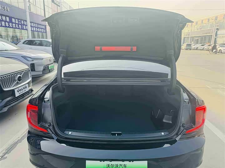 Volvo S90 Hybrid 2025 2025款 插电式混动 四驱长续航智雅豪华版