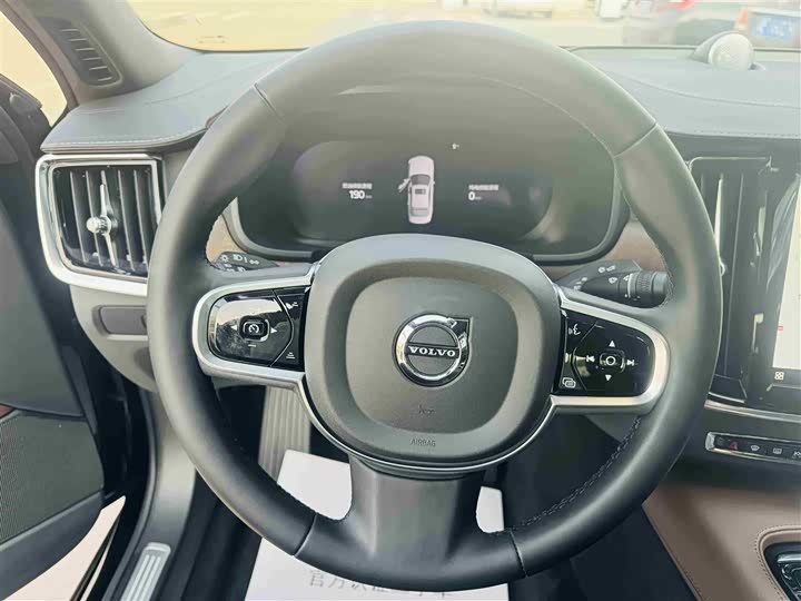 Volvo S90 Hybrid 2025 2025款 插电式混动 四驱长续航智雅豪华版