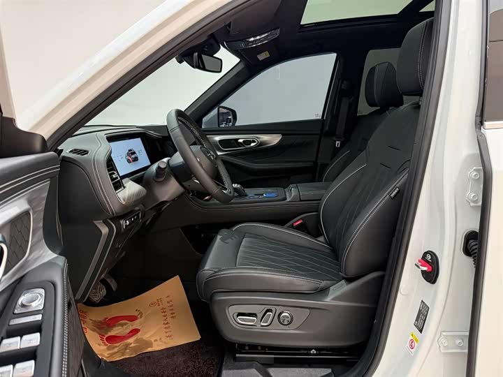 GAC Trumpchi GS8 2025 2025款 领航系列 2.0TGDI 两驱豪华版 5座