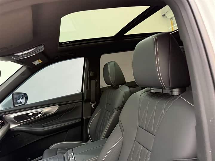 GAC Trumpchi GS8 2025 2025款 领航系列 2.0TGDI 两驱豪华版 5座