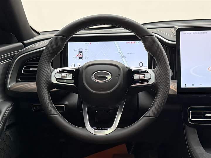 GAC Trumpchi GS8 2025 2025款 领航系列 2.0TGDI 两驱豪华版 5座