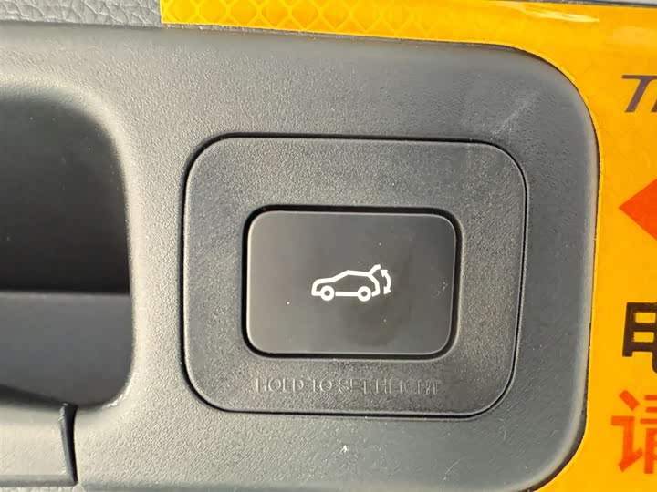 GAC Trumpchi GS8 2025 2025款 领航系列 2.0TGDI 两驱豪华版 5座