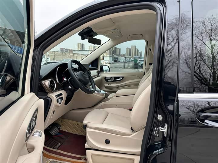 Mercedes-Benz V-Class 2022 2022款 V 260 L 长轴距豪华版