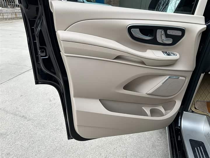 Mercedes-Benz V-Class 2022 2022款 V 260 L 长轴距豪华版