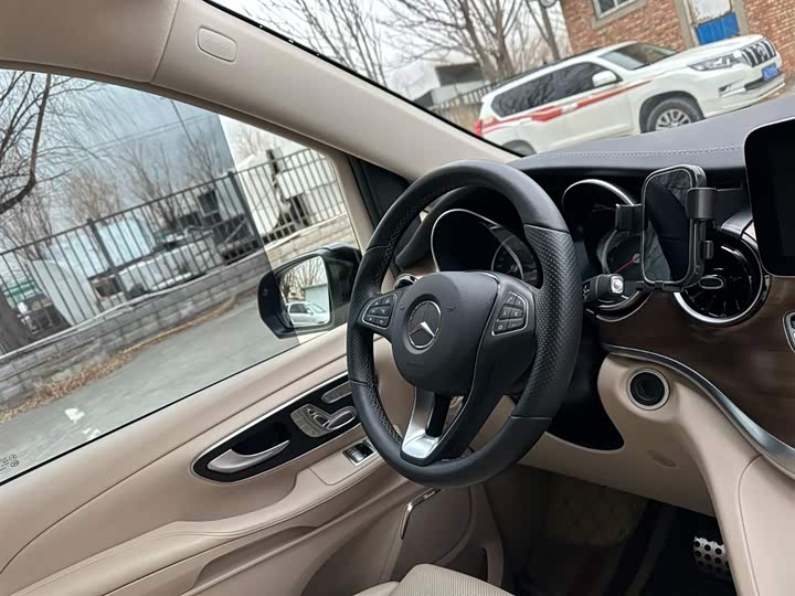 Mercedes-Benz V-Class 2022 2022款 V 260 L 长轴距豪华版