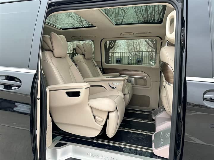 Mercedes-Benz V-Class 2022 2022款 V 260 L 长轴距豪华版