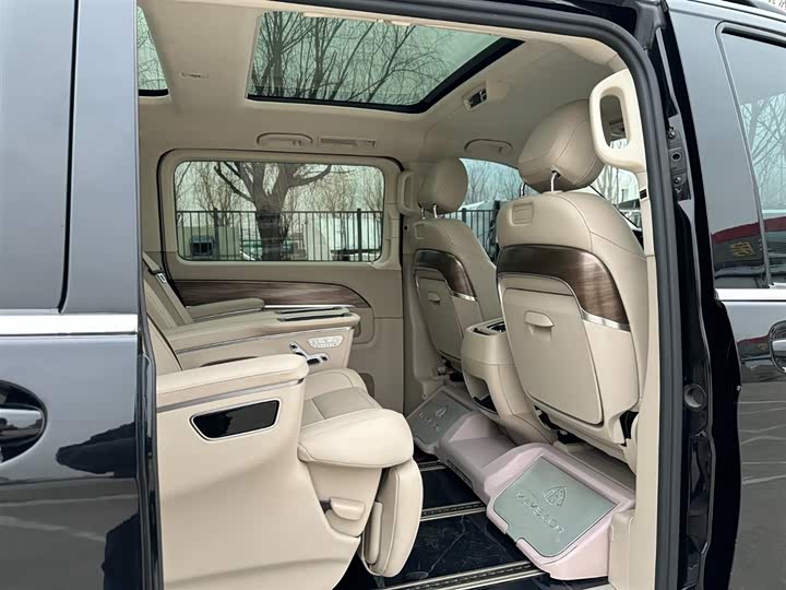 Mercedes-Benz V-Class 2022 2022款 V 260 L 长轴距豪华版