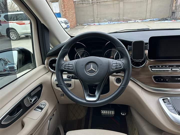 Mercedes-Benz V-Class 2022 2022款 V 260 L 长轴距豪华版